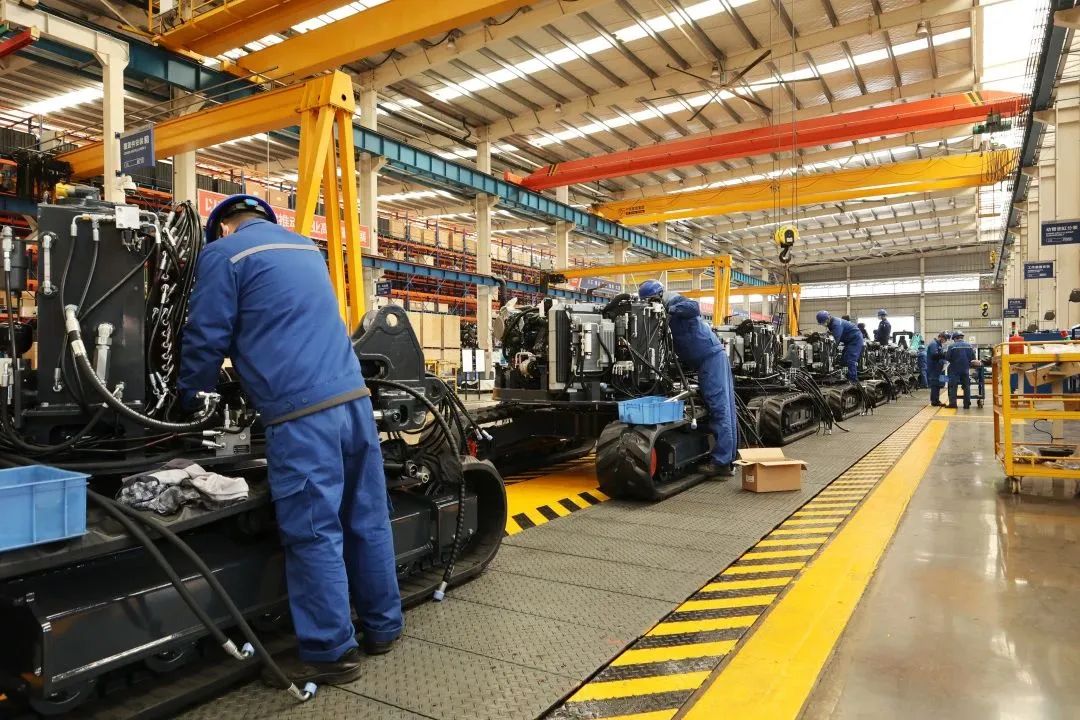 莫道君行早，，，，，，更有早行人！8188cc威尼斯智能癸卯兔年开工大吉