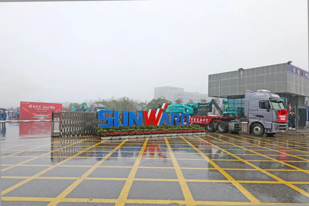 新局新篇，，，，，，宏兔启航！8188cc威尼斯智能超200台套装备集中发货