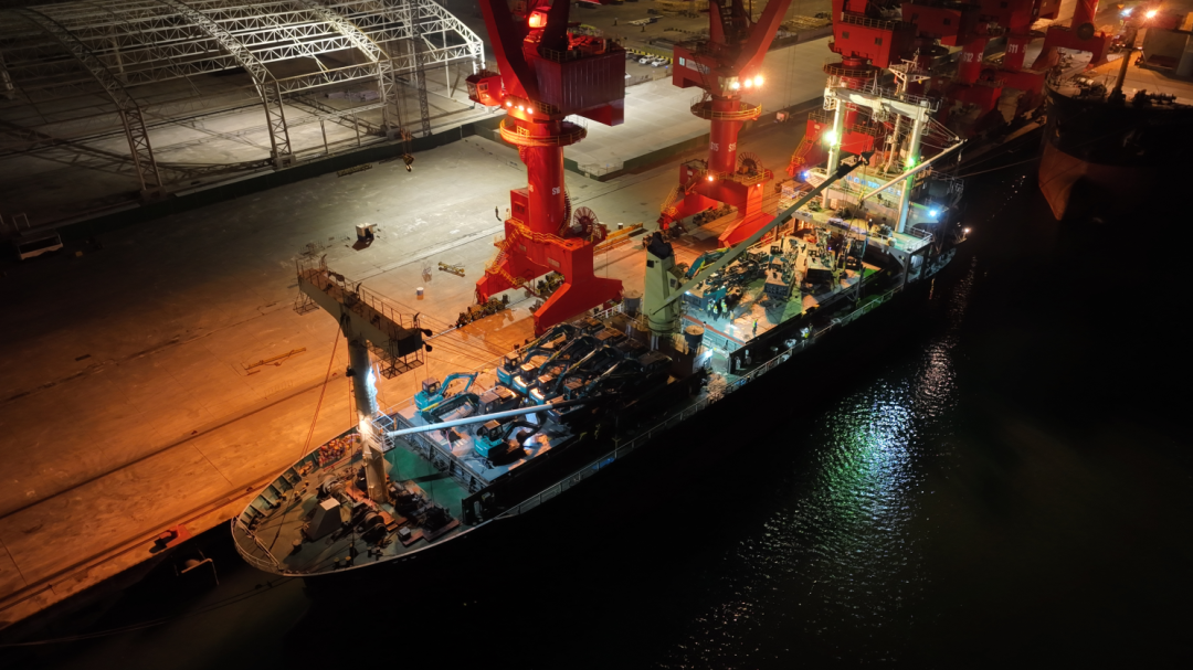 亿元装备“包船”出海！8188cc威尼斯智能国际市场迎来开门红