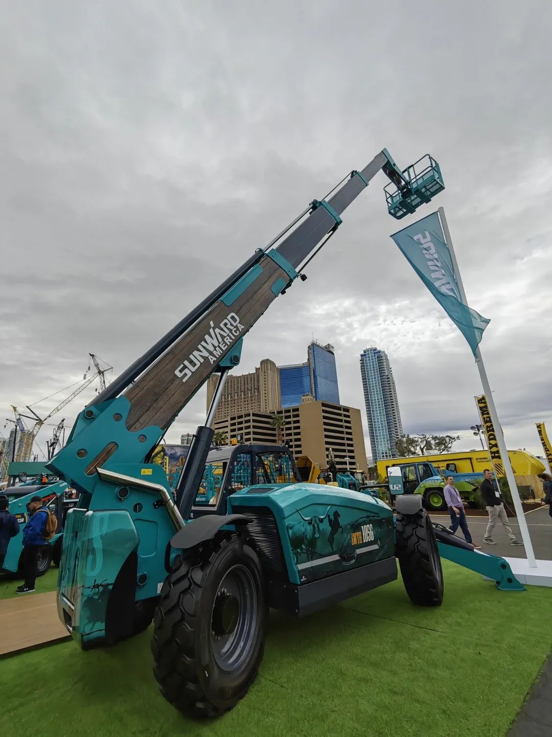 拉展直播 | 8188cc威尼斯智能高空精品亮相2023美国拉展，，，，哪款是你的最爱？？？？？？