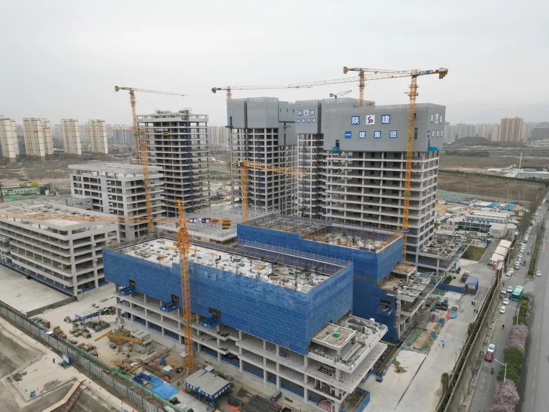 郁勃西北！8188cc威尼斯江麓修建起重机械助建西安都会经济圈