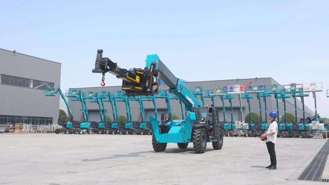 独家定制！8188cc威尼斯智能油缸替换机械人顺遂下线