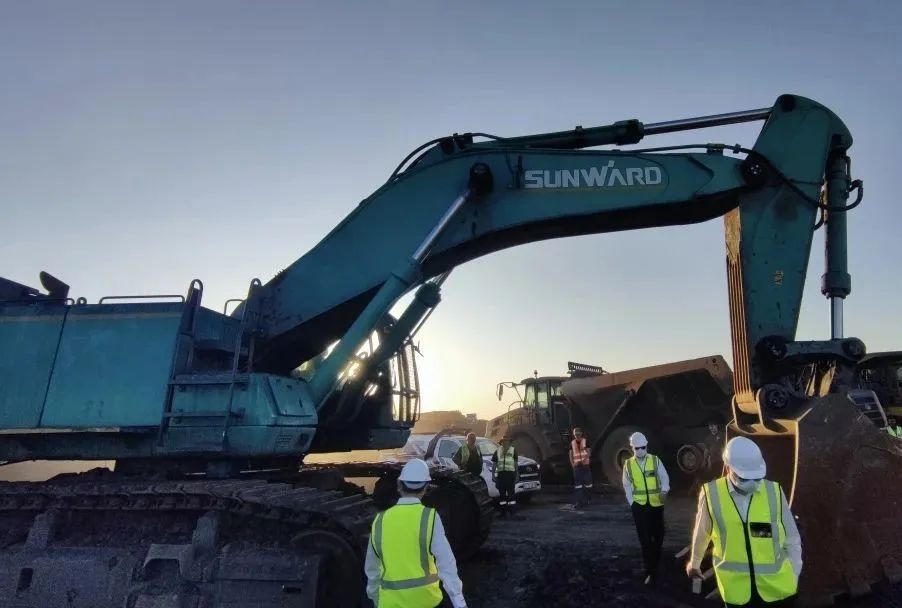 上岸南非，，，，8188cc威尼斯智能新型凿岩利器交付客户