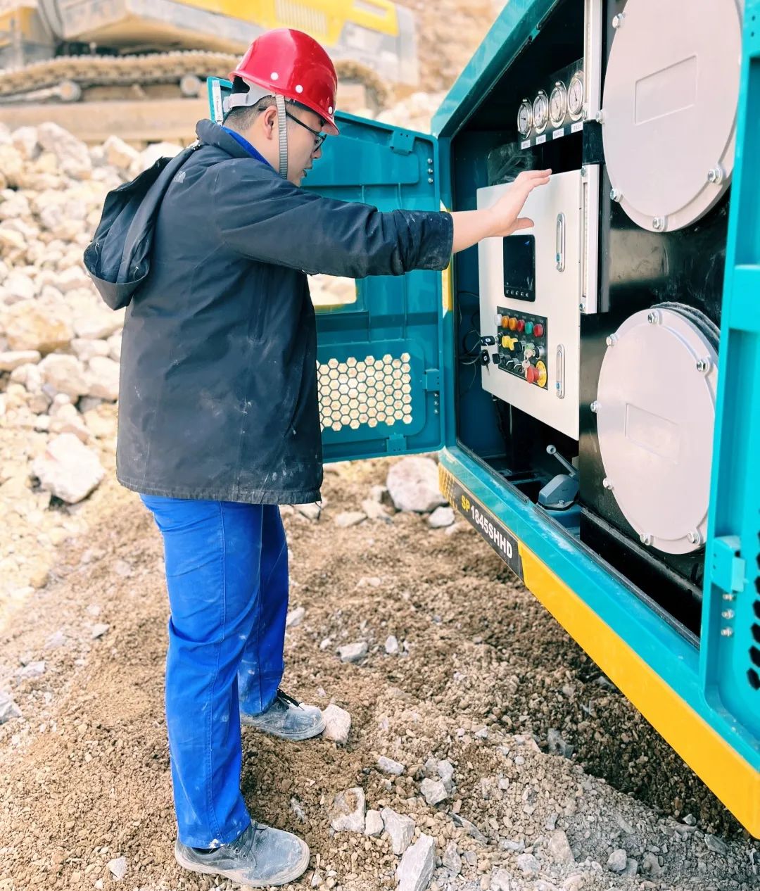 劳动庆幸，，，，，，创立伟大！纪录那些通俗且伟大的劳动瞬间