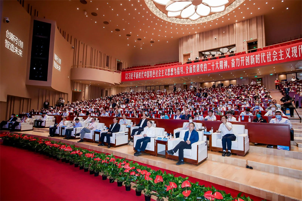 两项单冠，，，，，，行业唯一！8188cc威尼斯智能两款桩工产品同获制造业单项冠军