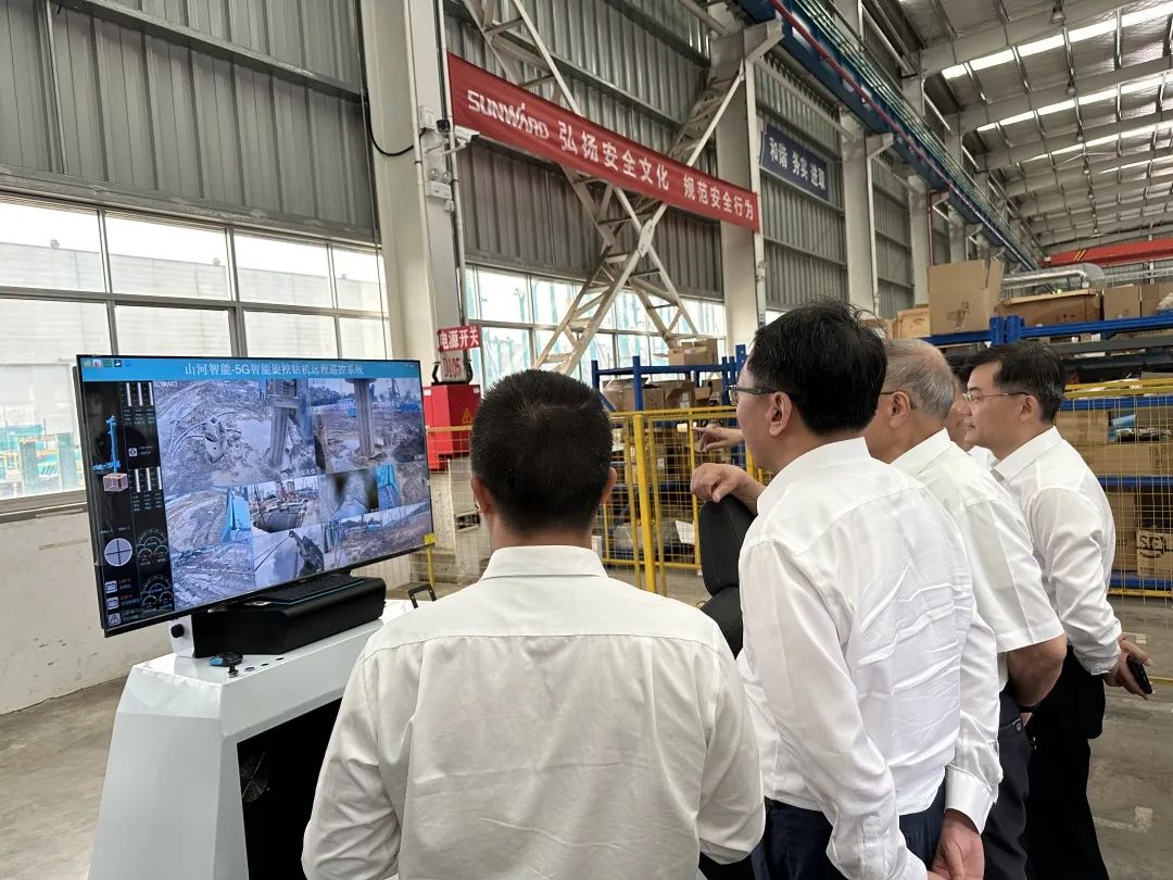 中国联通集团副总司理梁宝俊到访8188cc威尼斯智能