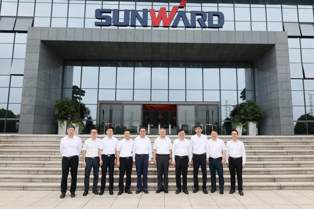 中国联通集团副总司理梁宝俊到访8188cc威尼斯智能