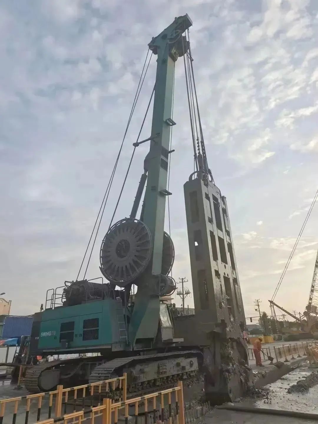 助力海内国际重大工程！8188cc威尼斯智能液压抓斗实力“出圈”