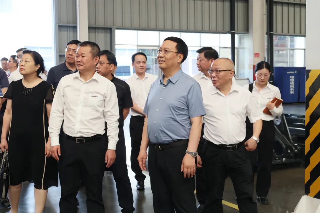 中宣部社科领域专家学者到8188cc威尼斯智能调研高质量生长