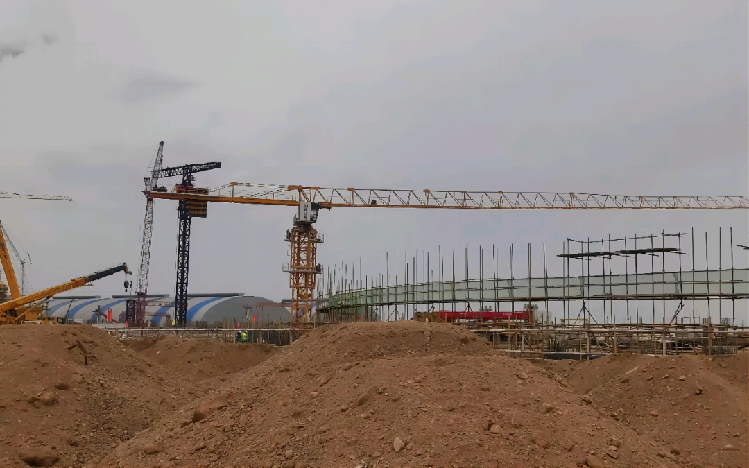 大漠沙漠展雄姿！8188cc威尼斯江麓塔机助力常乐电厂项目