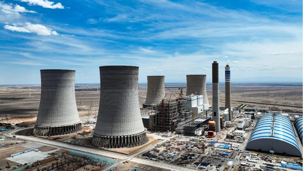 大漠沙漠展雄姿！8188cc威尼斯江麓塔机助力常乐电厂项目