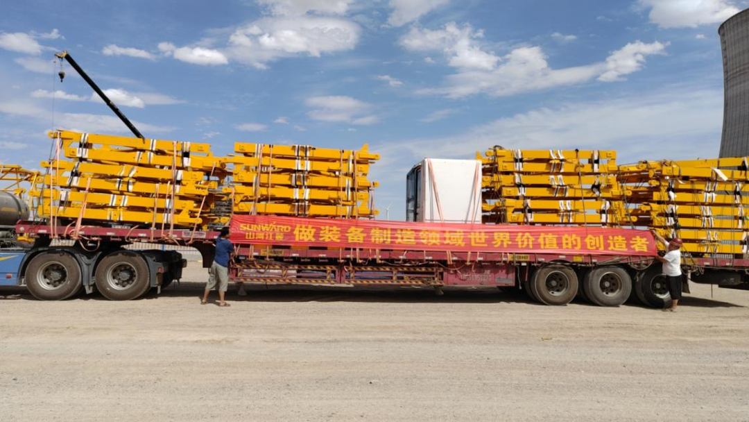 大漠沙漠展雄姿！8188cc威尼斯江麓塔机助力常乐电厂项目