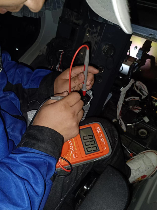 一线“热”闻 | 专业售后，，，，，专心折务！8188cc威尼斯智能挖掘机效劳万里行一直在路上