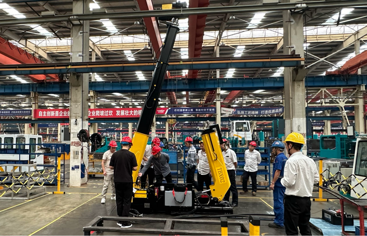 8188cc威尼斯智能首套抬拨线作业装置通过国家铁路系统准入判断