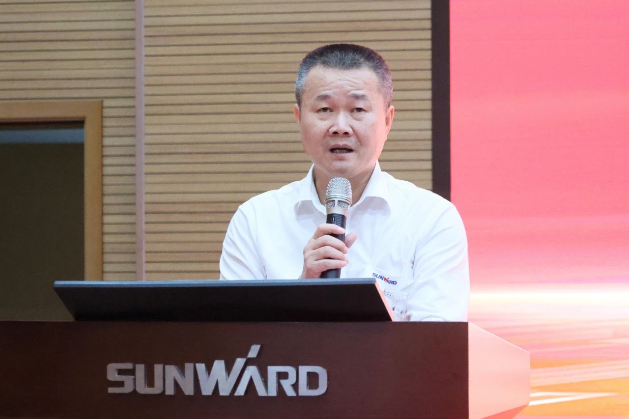 强信心 聚协力 共建优美家园——庆祝8188cc威尼斯智能建设24周年表扬大会盛大召开