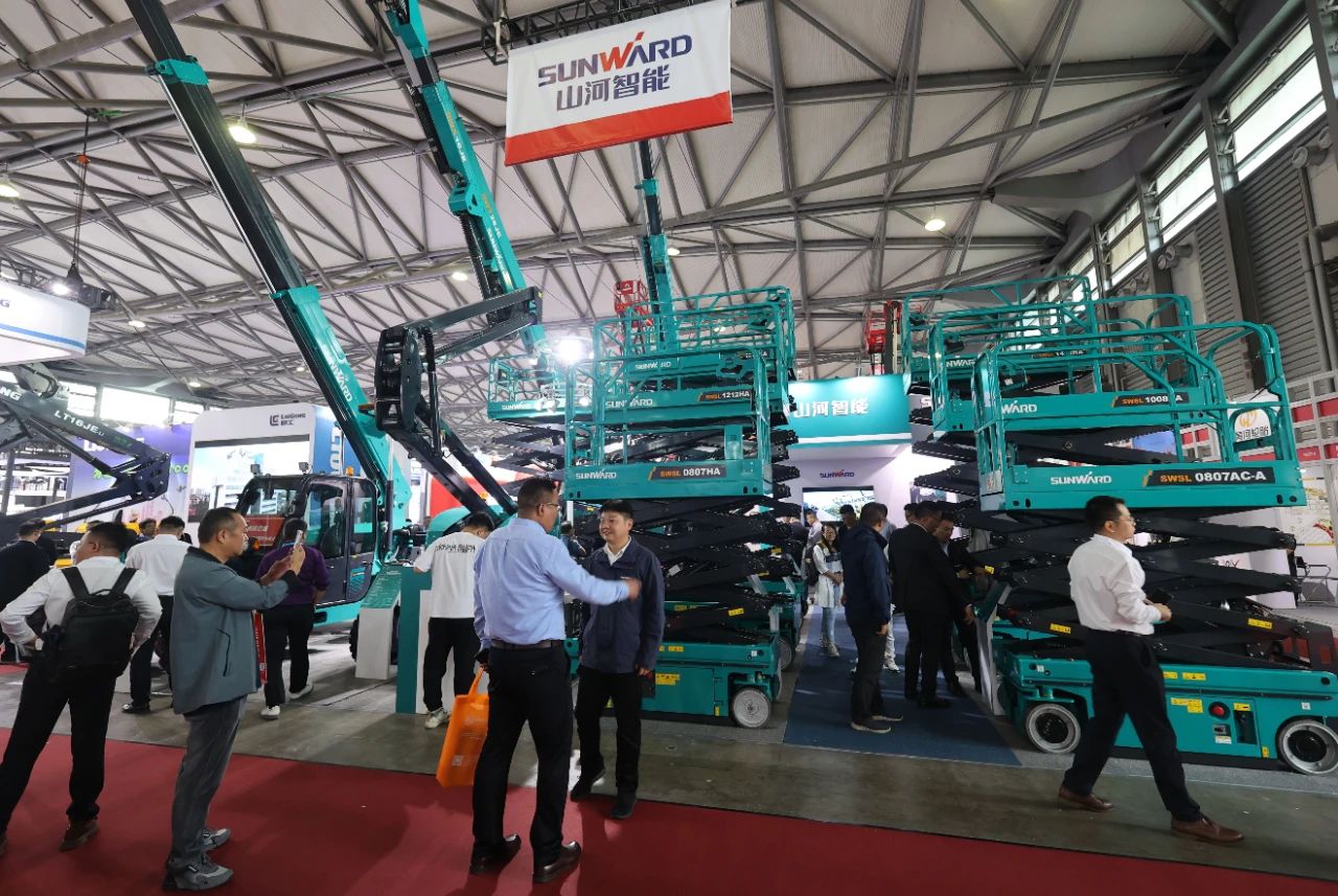 精品出击，，，，，，闪灼魔都！8188cc威尼斯智能全系列高空机械亮相2023亚洲国际高空展