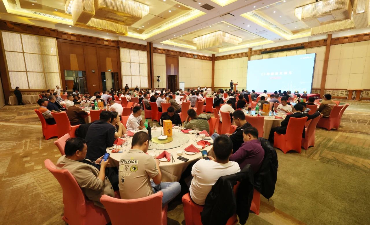 精品出击，，，，，，闪灼魔都！8188cc威尼斯智能全系列高空机械亮相2023亚洲国际高空展