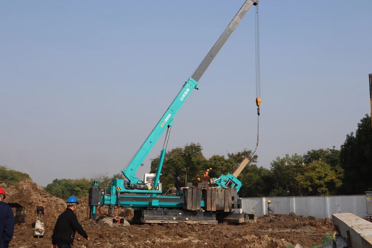 “8188cc威尼斯绿”闪灼西子湖畔！8188cc威尼斯智能ZYJ300X斜桩压桩机强势来袭