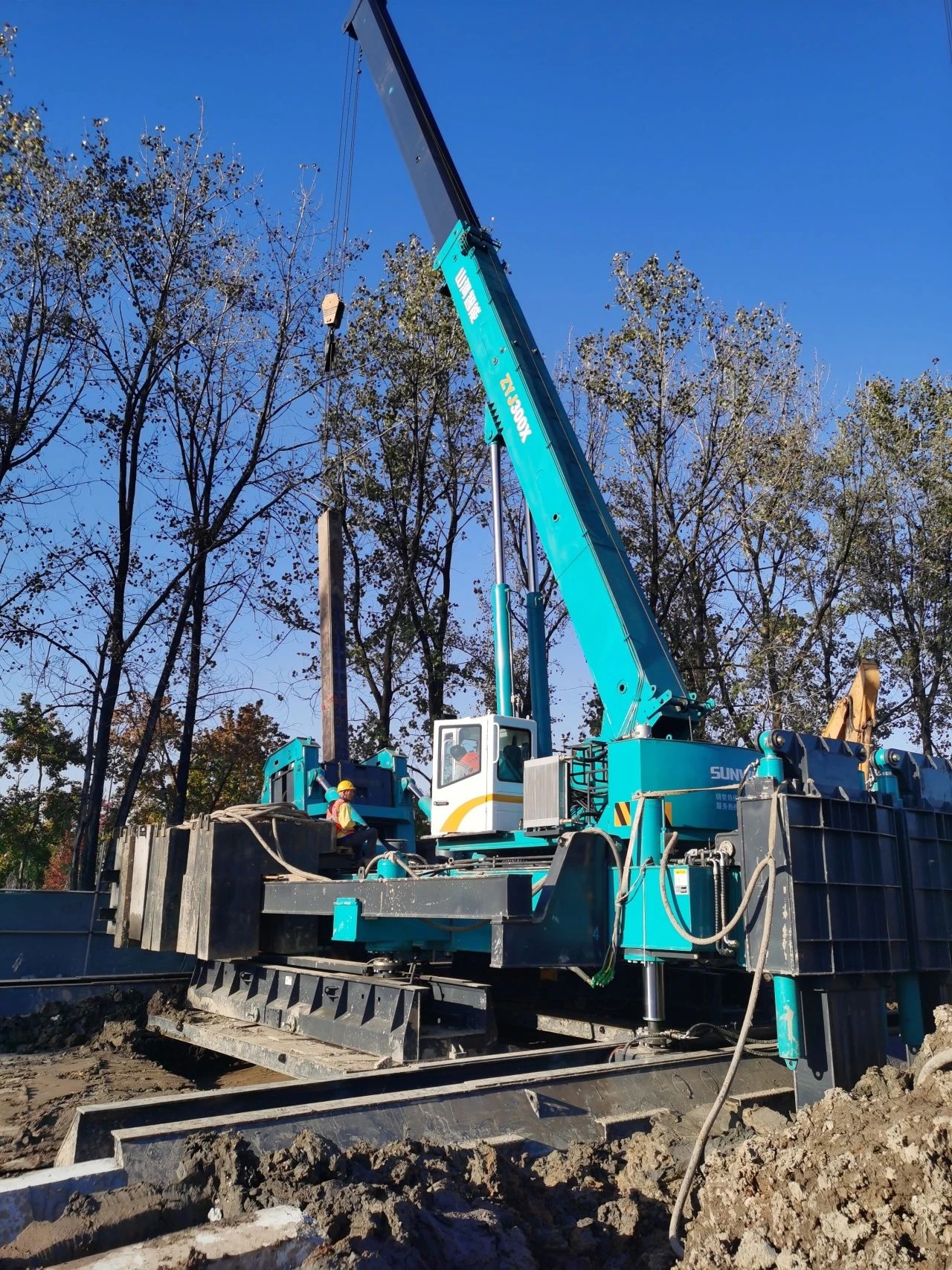 “8188cc威尼斯绿”闪灼西子湖畔！8188cc威尼斯智能ZYJ300X斜桩压桩机强势来袭