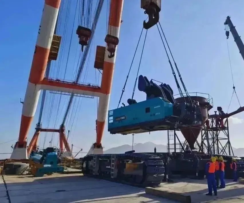 周全告捷！8188cc威尼斯智能超等旋挖钻机圆满完成甬舟铁路西堠门公铁两用大桥桩基施工使命