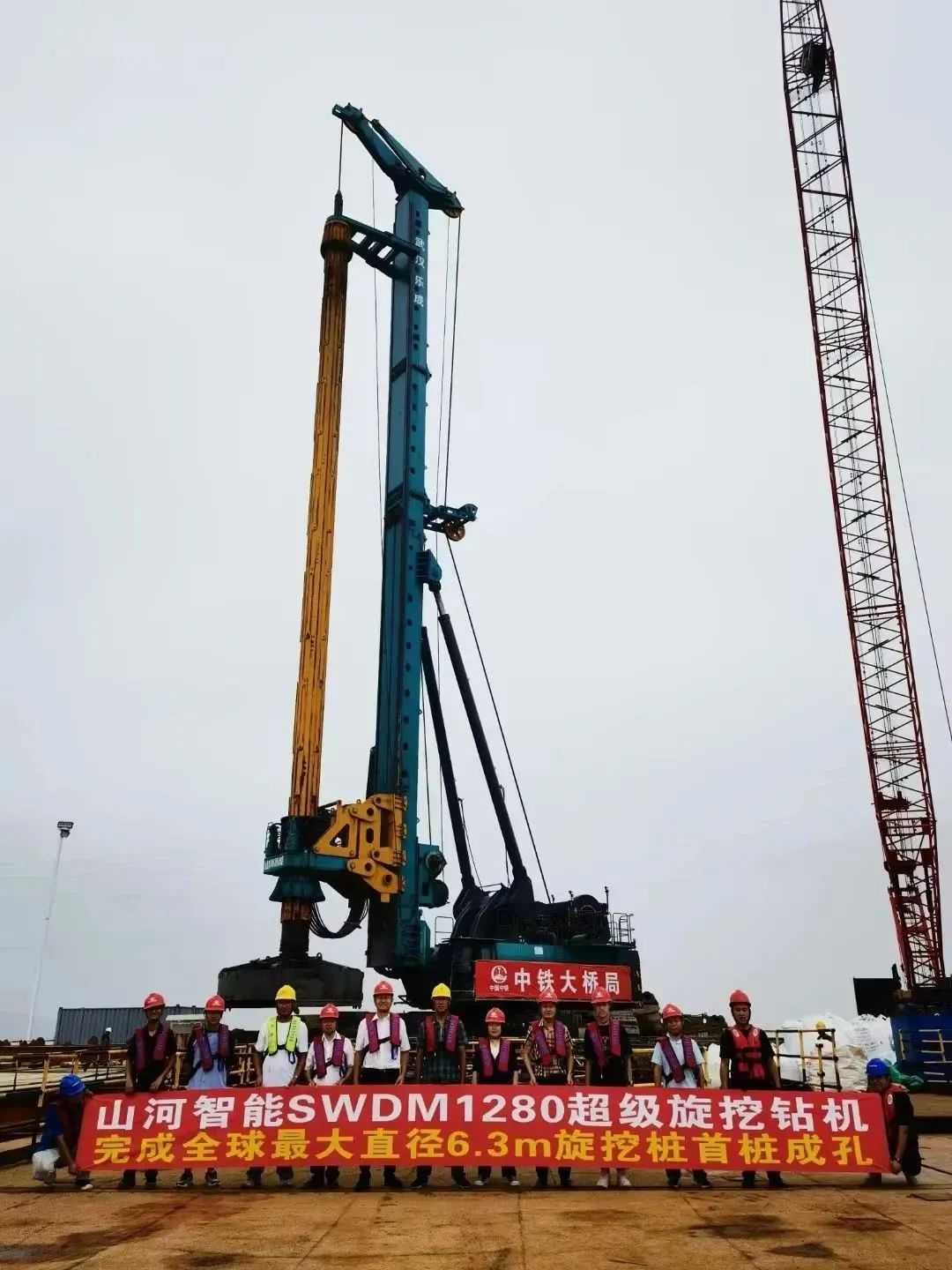 周全告捷！8188cc威尼斯智能超等旋挖钻机圆满完成甬舟铁路西堠门公铁两用大桥桩基施工使命