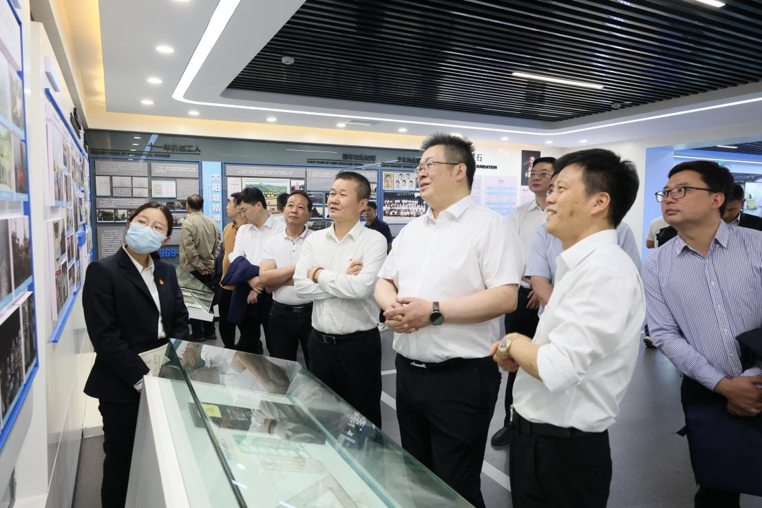 湖南钢铁集团党委书记、董事长李建宇到8188cc威尼斯智能调研交流