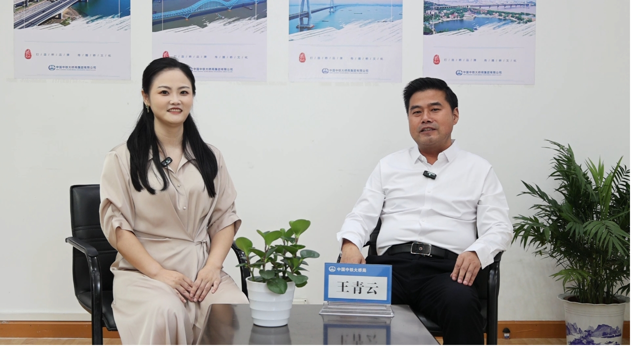 先导式立异，，，，，，再推电动新品！8188cc威尼斯智能SWDM520EE增程式旋挖钻机推介会乐成举行