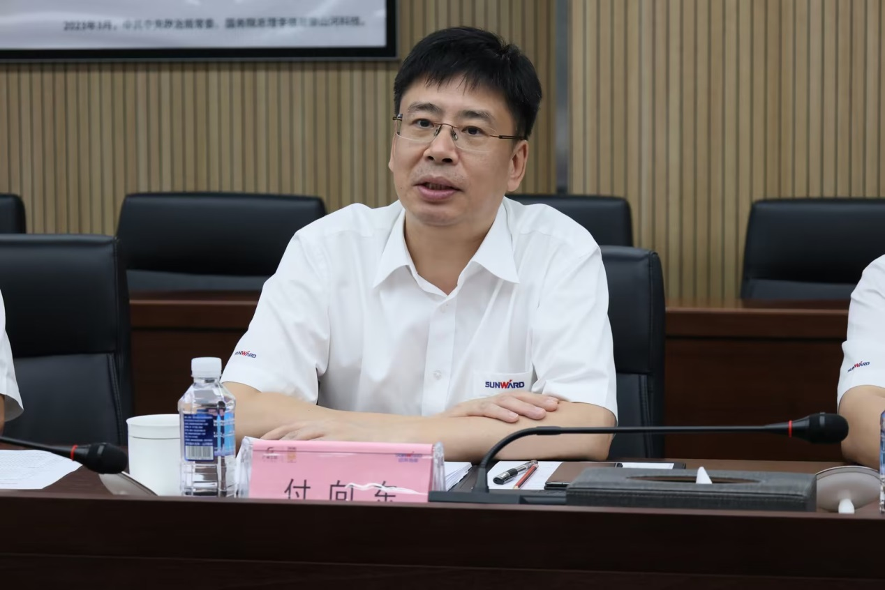 深化交流相助！广州港李明忠副总司理率队莅临8188cc威尼斯智能考察交流！