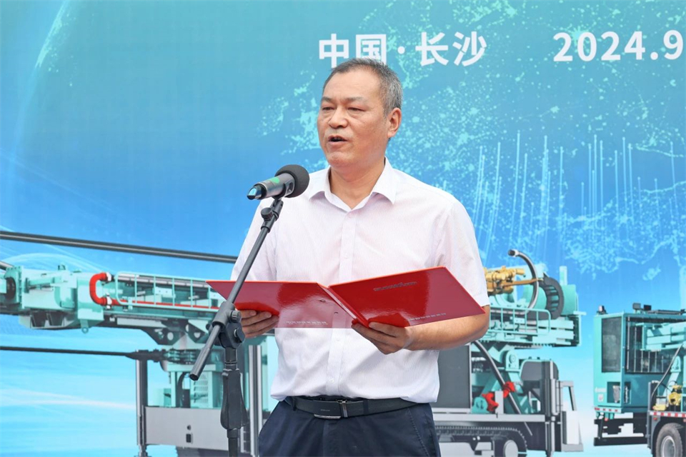 引领绿色科技新篇章！8188cc威尼斯智能新能源钻机乐成交付