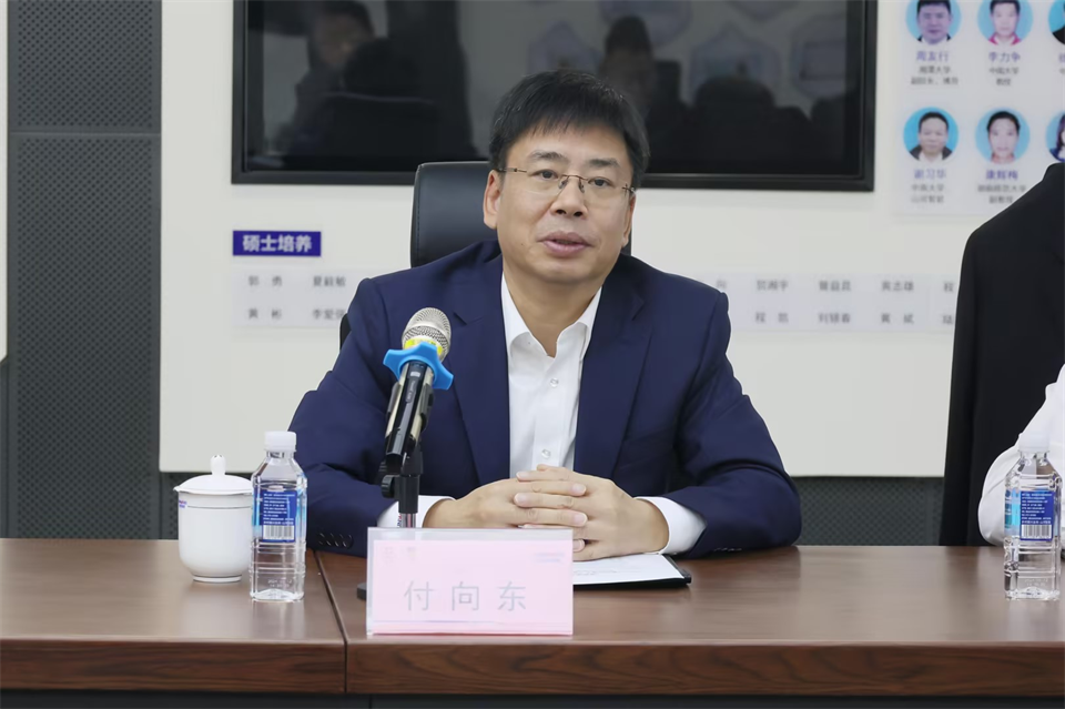 同船出海，，，共赢未来！中铁九局副总司理刘峻峰一行到访8188cc威尼斯智能