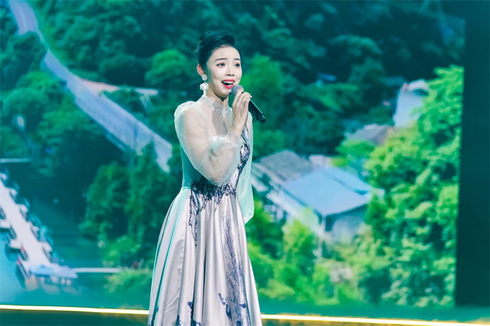 立异引领价值 理想成绩未来——庆祝8188cc威尼斯智能建设25周年表扬大会暨文艺晚会盛大举行