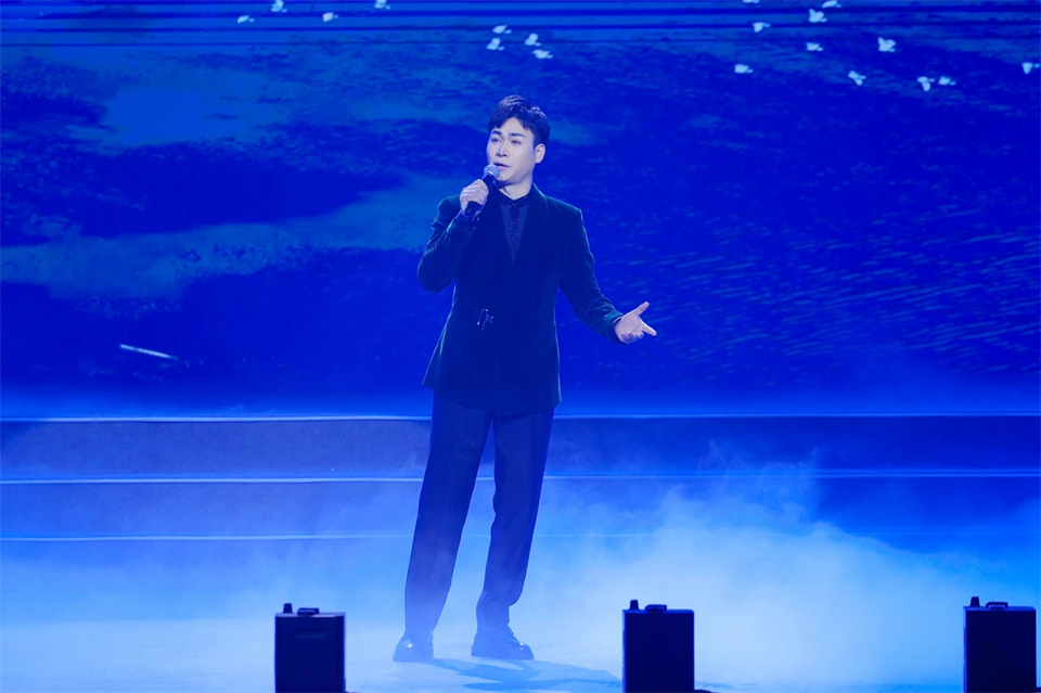 立异引领价值 理想成绩未来——庆祝8188cc威尼斯智能建设25周年表扬大会暨文艺晚会盛大举行