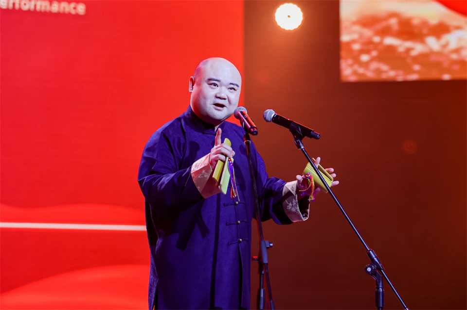 立异引领价值 理想成绩未来——庆祝8188cc威尼斯智能建设25周年表扬大会暨文艺晚会盛大举行