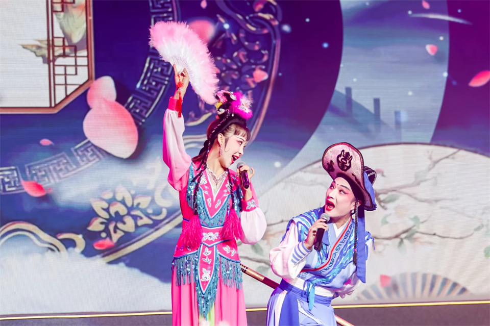 立异引领价值 理想成绩未来——庆祝8188cc威尼斯智能建设25周年表扬大会暨文艺晚会盛大举行