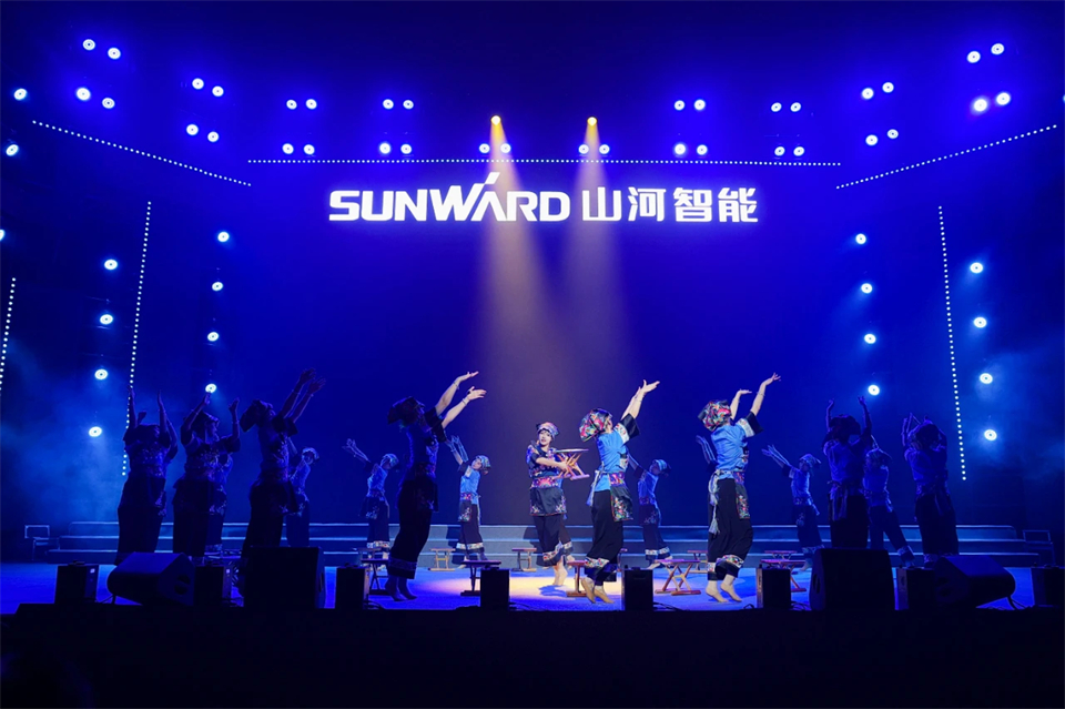 立异引领价值 理想成绩未来——庆祝8188cc威尼斯智能建设25周年表扬大会暨文艺晚会盛大举行