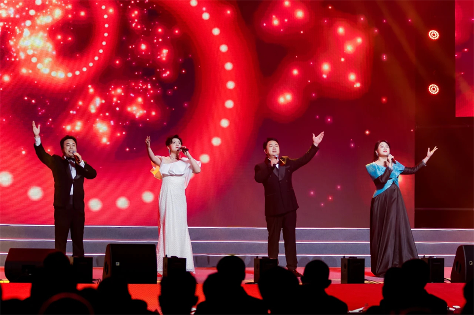 立异引领价值 理想成绩未来——庆祝8188cc威尼斯智能建设25周年表扬大会暨文艺晚会盛大举行