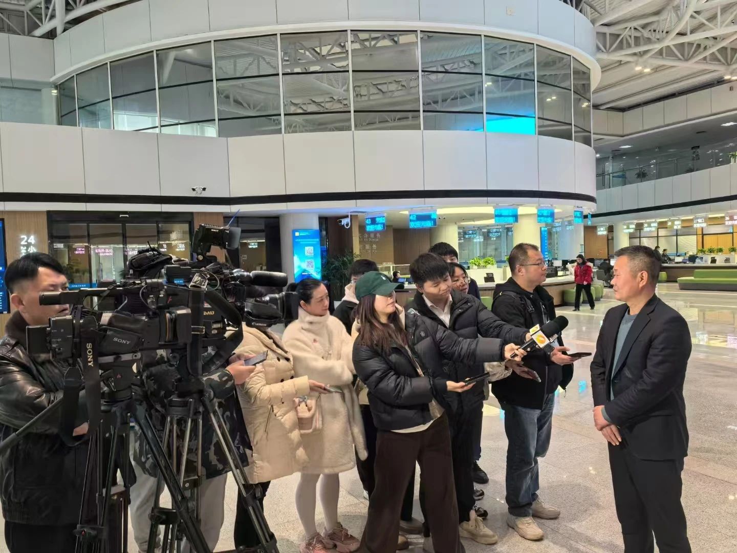 助力长沙经开区高质量生长，，，，，，8188cc威尼斯智能喜获四奖项