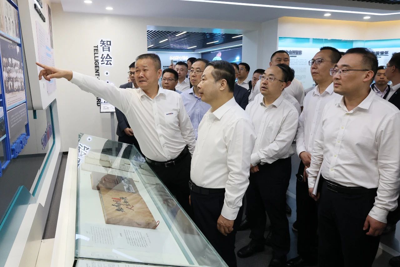 天能控股集团党委书记、董事长张天任率队到访8188cc威尼斯智能