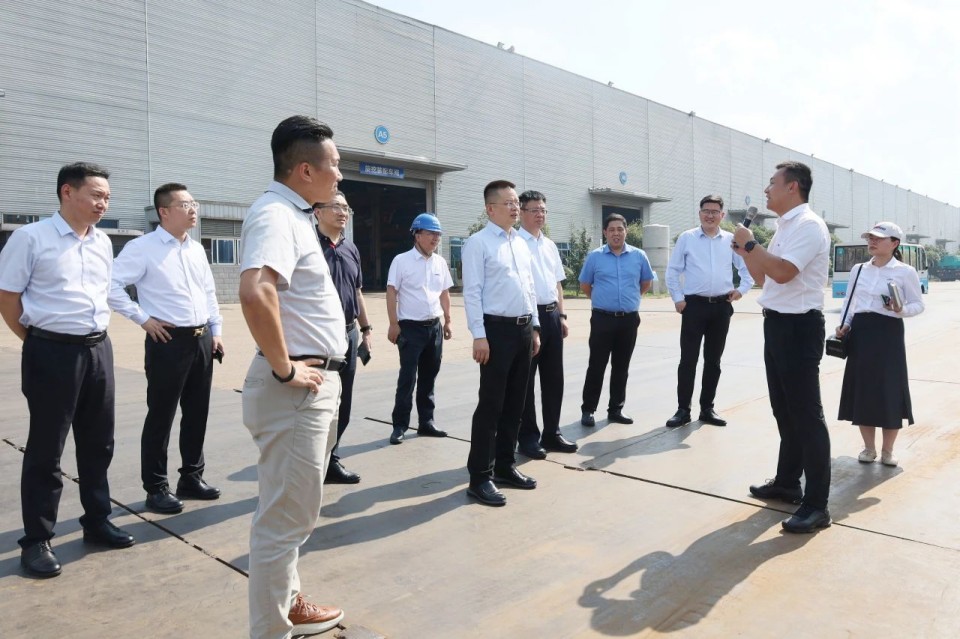 共商相助，，，，，，建华控股有限公司董事长汪贵华到访8188cc威尼斯智能