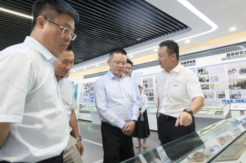 共商相助，，，，，，建华控股有限公司董事长汪贵华到访8188cc威尼斯智能